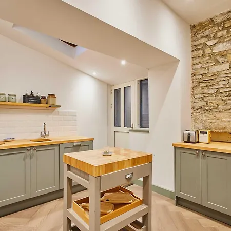 Host & - Temple Terrace 度假居 *